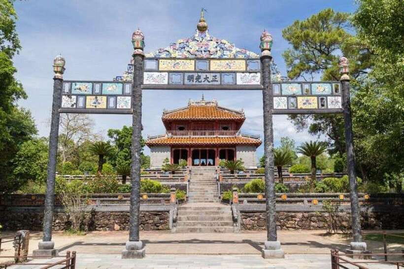 Hue : Dragon Boat Cruise to Thien Mu Pagoda and Tombs - Small details that make the day easier