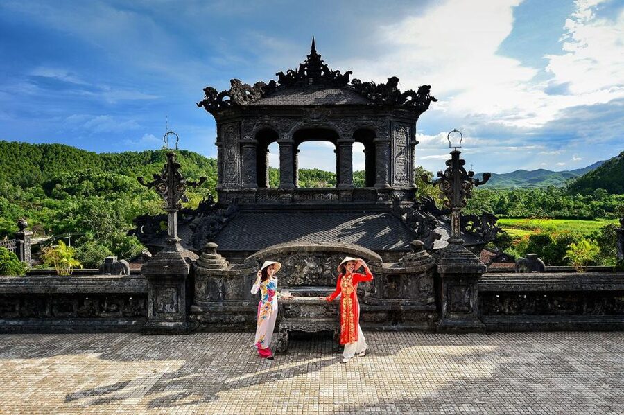 Hue: Hue Royal Tombs Tour Visit 3 Best Tombs & Pagoda - Timing, clothing, and comfort tips
