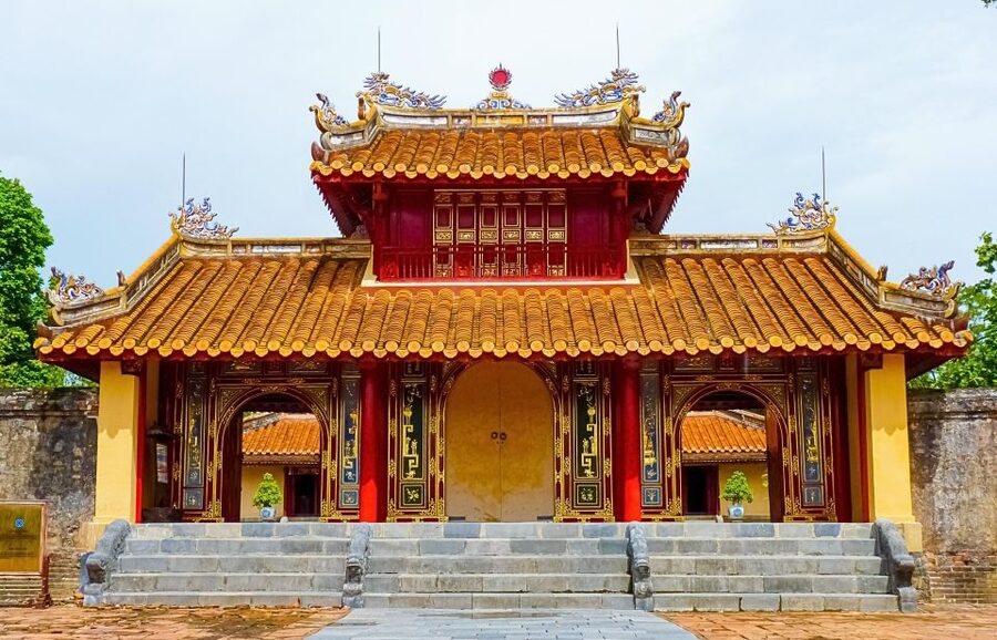 Hue: Hue Royal Tombs Tour Visit 3 Best Tombs & Pagoda - Tu Duc Tomb, the most peaceful setting