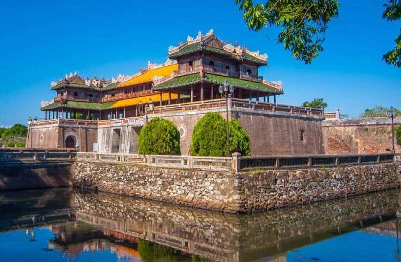 Hue: Imperial City, Royal Tombs, Pagoda & Dragon Boat Tour - Tu Duc Tomb, part retreat and part burial place
