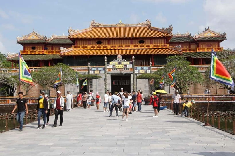 Hue: Imperial City, Royal Tombs, Pagoda & Dragon Boat Tour - Khai Dinh Tomb and its unusual mix of styles