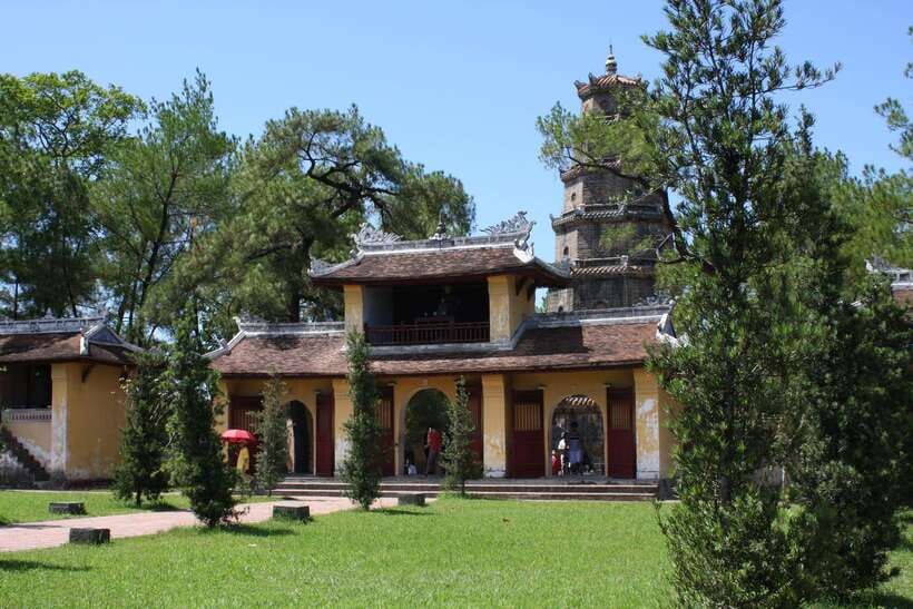 Hue: Perfume River Cruise with Thien Mu Pagoda & Tombs - Key points at a glance