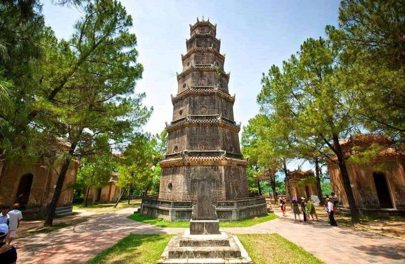 Hue: Private Dragon Boat, Pagoda, and Royal Tomb Tour - Cruising the Perfume River to Thien Mu Pagoda