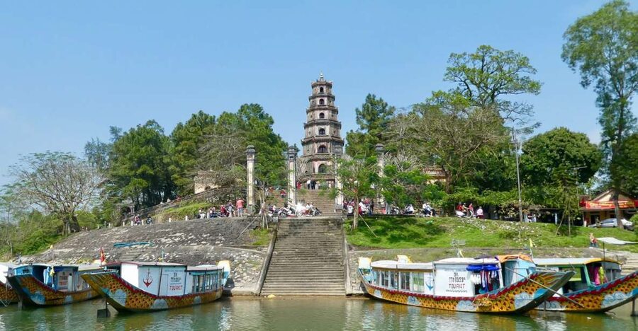 Hue: Royal Tombs and Thien Mu Pagoda Private Guided Tour - Tu Duc Tomb, where an emperor planned his own retreat