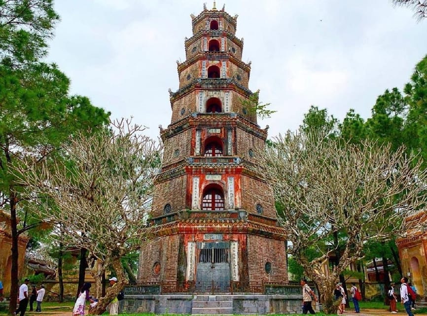 Hue : Royal Tombs- Thien Mu Pagoda- Dragon Boat Private Tour - Why this short Hue tour works