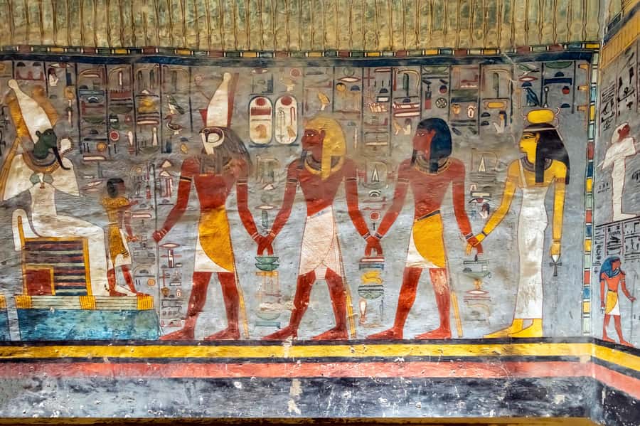 Hurghada: Luxor Valley of The Kings, Karnak Temple & Lunch - Lunch breaks up the long sightseeing day