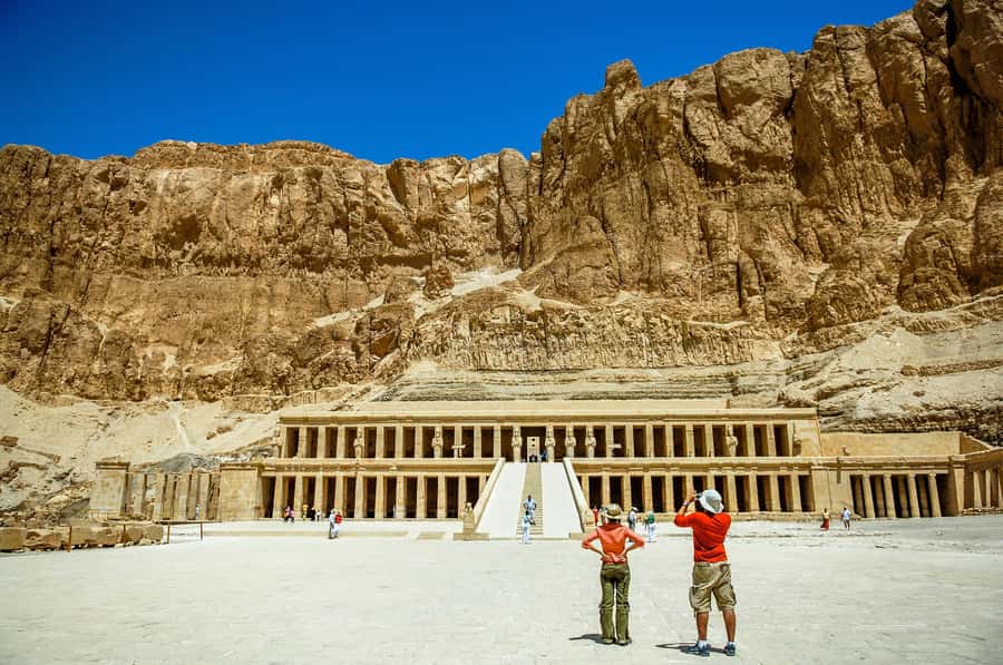 Hurghada: Luxor Valley of The Kings, Karnak Temple & Lunch - Hatshepsut’s temple rewards the climb in perspective