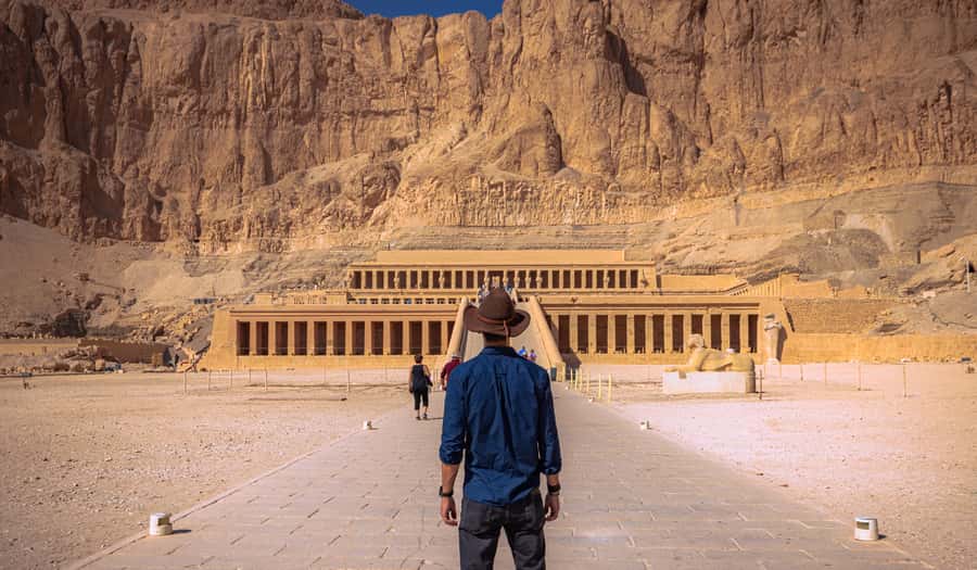 Hurghada: Luxor Valley of The Kings, Karnak Temple & Lunch - What the guide adds to the experience