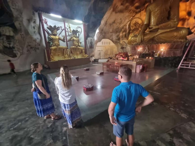 Ipoh Cave Temples Tours - A cave where the rock remains part of the show