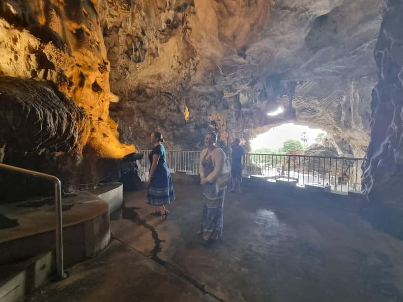 Ipoh Cave Temples Tours - Food, coffee, and small local touches