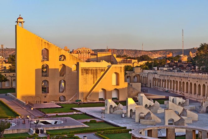 Jaipur Guided Tour with Monkey Temple - A long Jaipur day with a private car