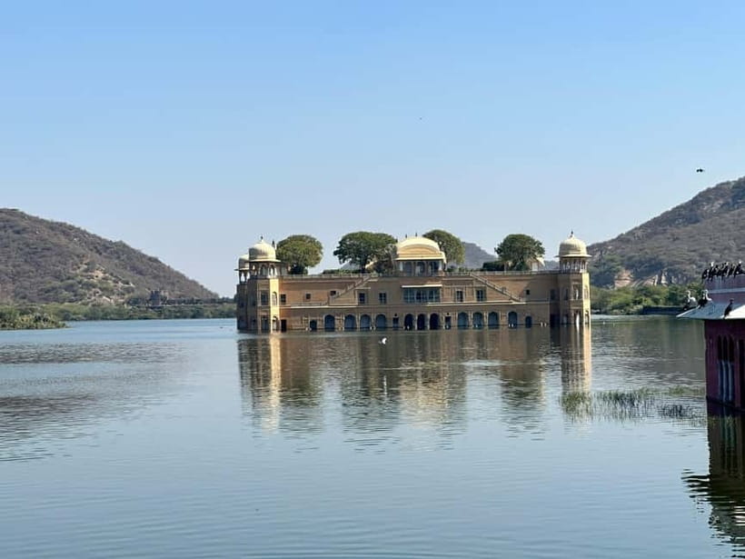 Jaipur: Monkey Temple and Sun Temple Guided Tour - The drive east from Jaipur