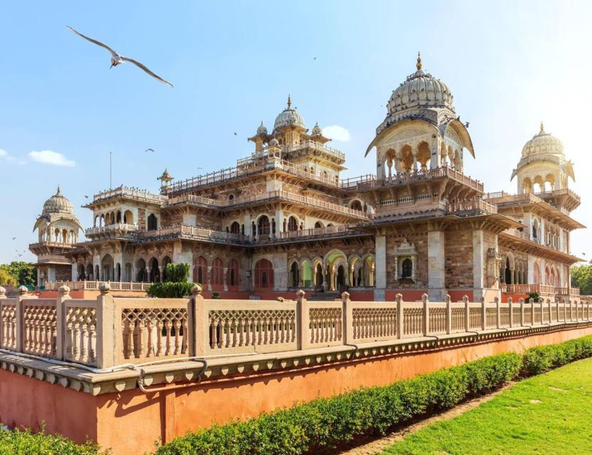 Jaipur Sightseeing by Tuk-Tuk: Temples, Palaces & Markets - Lunch comes without a meal included