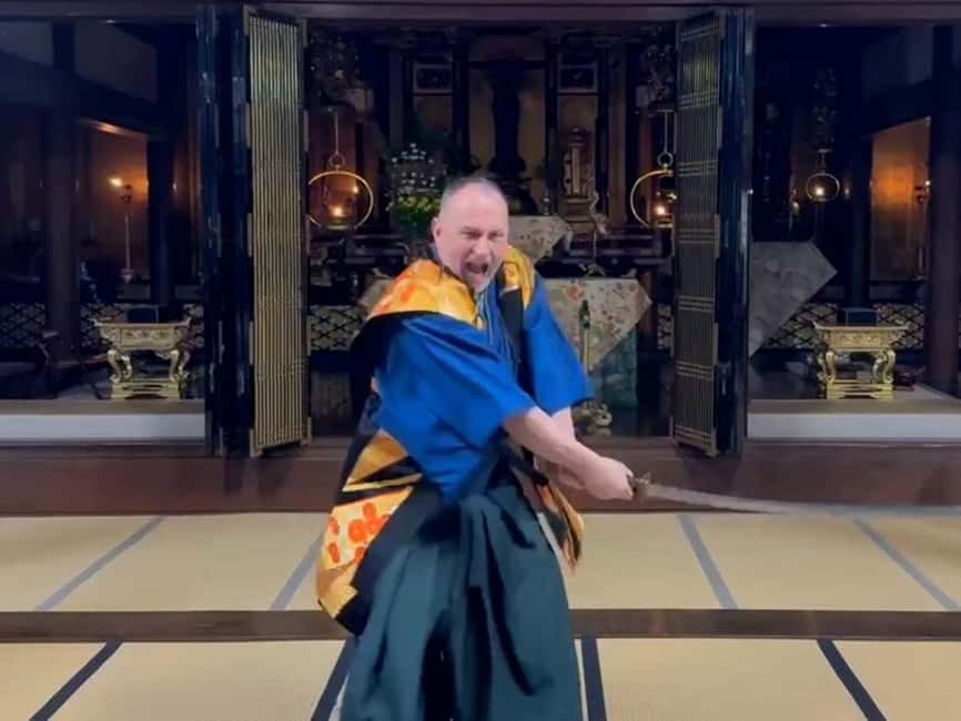 Kanazawa: Samurai Swordsmanship Lesson at a rented temple - The first 10 minutes: putting on samurai clothing