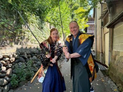 Kanazawa: Samurai Swordsmanship Lesson at a rented temple
