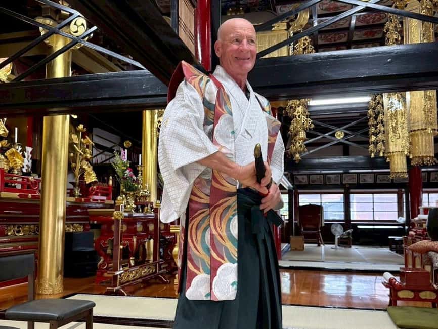 Kanazawa: Samurai Swordsmanship Lesson at a rented temple - Thirty minutes of basic swordsmanship