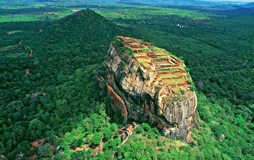Kandy: Sigiriya Fortress & Cave Temple Full Day Private Tour - What to bring and how to dress