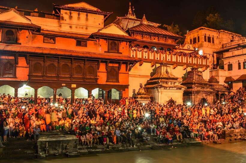 Kathmandu: Pashupatinath Temple Evening Aarati Tour - Walking through the Pashupatinath temple area