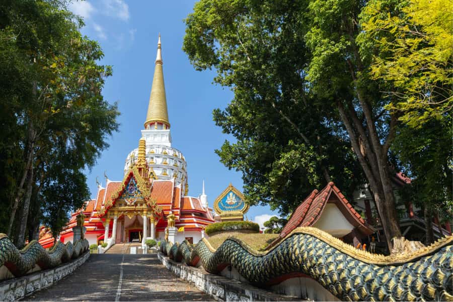 Khao Lak: 3 Temples Full Day Tour w/Lunch & Hotel Transfer - Lunch at Tha Sai Seafood