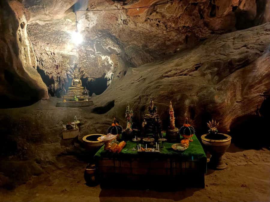 Khao Lak: Three Temples Tour in Phang Nga - Bang Tong’s calm courtyards and mixed design