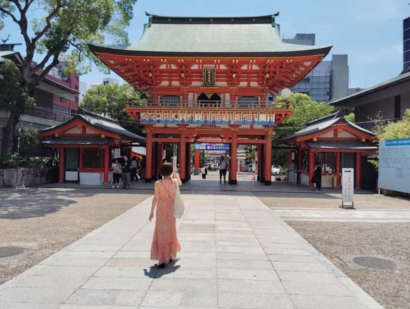 Kobe: Kobe City Highlights Guided Tour - Shrine, Port, Tower - Kobe Port Tower and the optional ascent