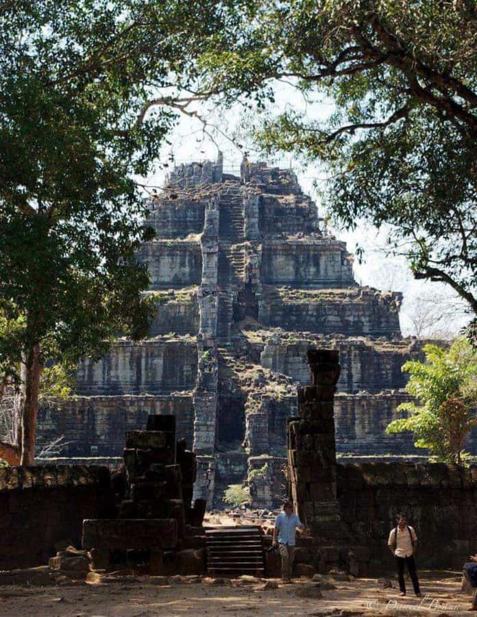 Koh Ker & Beng Mealea Temple Guided Tour - Leaving Siem Reap for the countryside
