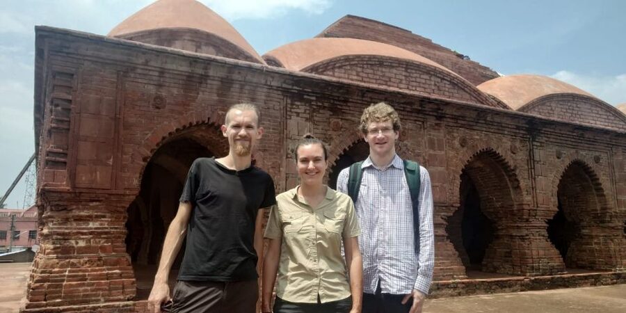 Kolkata: Bishnupur Terracotta Temples Day Trip with Weavers - Rasmancha and its stage-like design