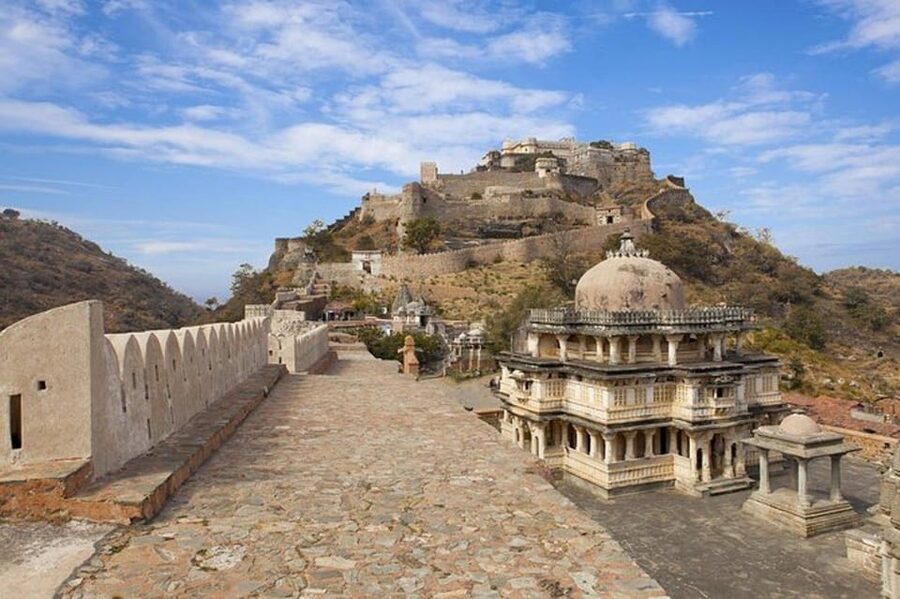 Kumbhalgarh Fort & Ranakpur Jain Temple Tour From Udaipur - What makes Ranakpur Jain Temple different