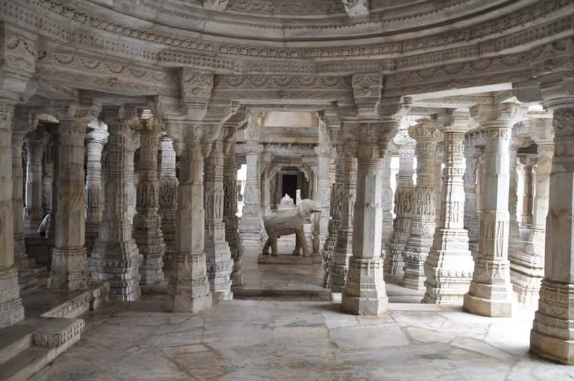 Kumbhalgarh Fort & Ranakpur Jain Temple Tour From Udaipur - The lunch stop and what it means for value