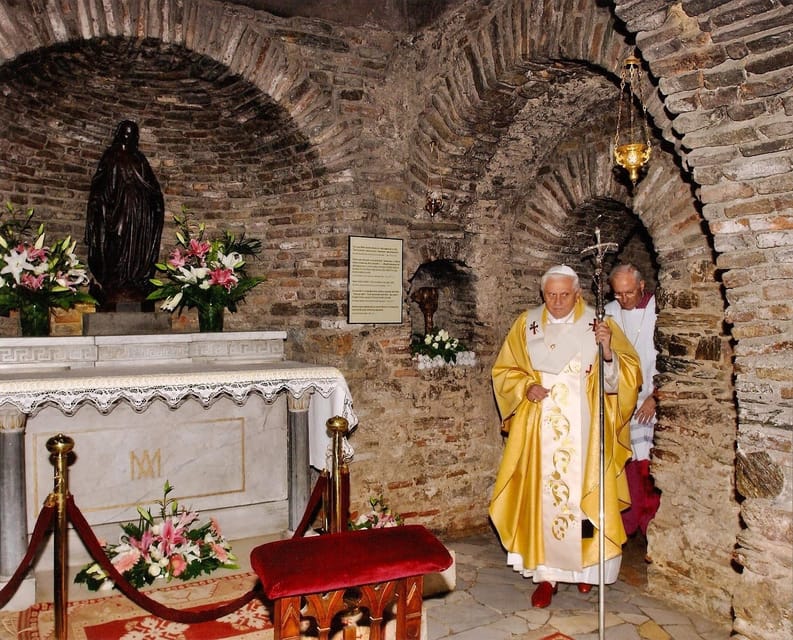 Kusadasi: Ephesus, House of Virgin Mary, and Temple Tour - What the guide adds at Ephesus