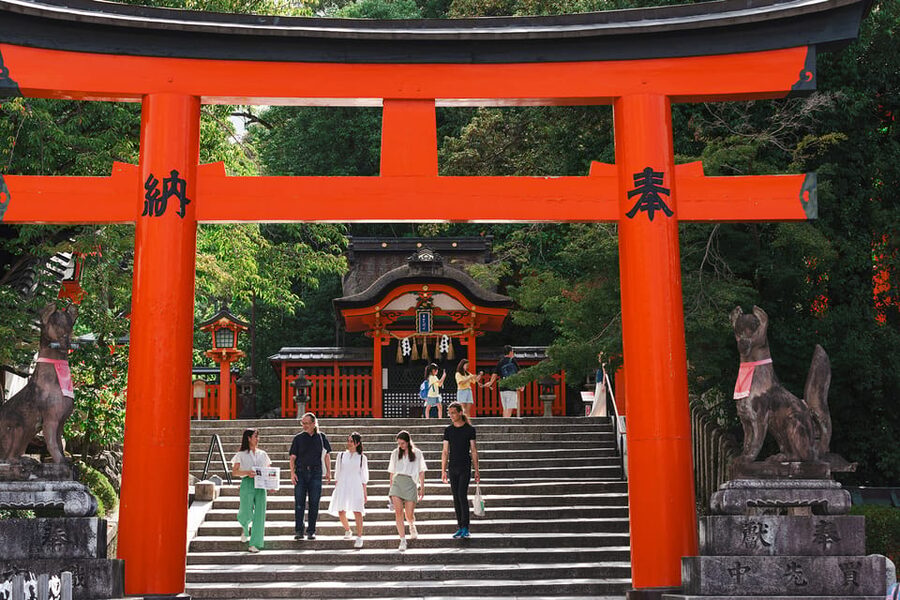 Kyoto: Fushimi Inari Taisha Shrine Walking Tour with Guide - Practical tips for a better visit