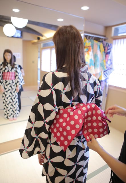 Kyoto:Kiyomizu-dera Temple Rent a kimono and ride a rickshaw - Is $83 a fair price?