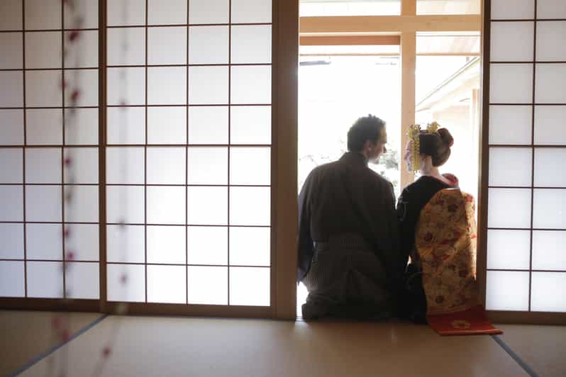 Kyoto kiyomizu Temple : Maiko and Samurai Couple Photoshoot - Posing is guided, not left to chance