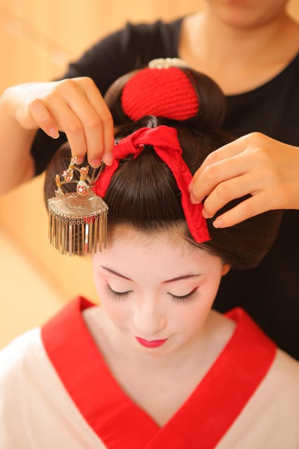 Kyoto kiyomizu Temple : Maiko and Samurai Couple Photoshoot - White makeup and hair styling set the tone