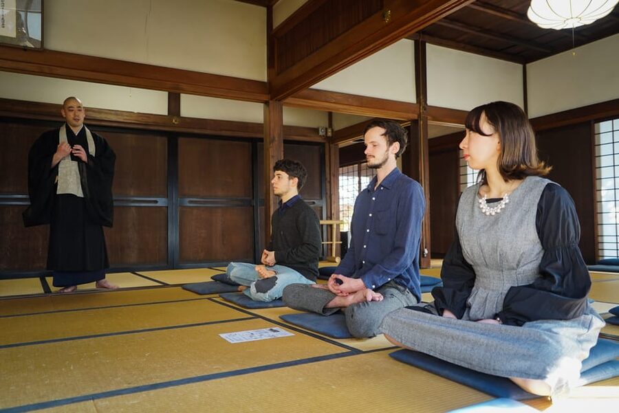 Kyoto: Zen Meditation and Garden Tour at a Temple with Lunch - Key points to know before booking