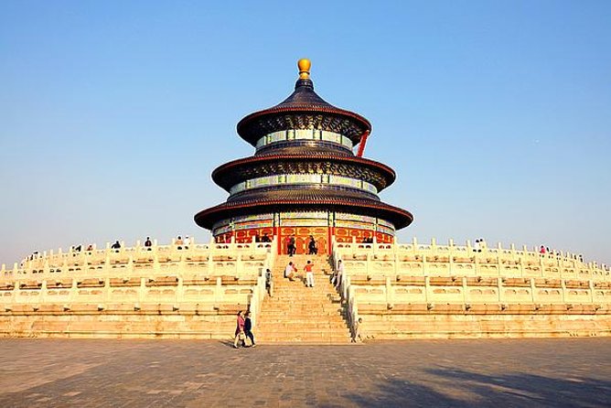 Local's Beijing: Forbidden City Insider Tour +Temple +Duck Feast - The guide can make or break the day