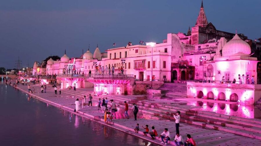 Lucknow: Private Ayodhya & Ram Mandir Temple Tour - Leaving Lucknow for Ayodhya by private car