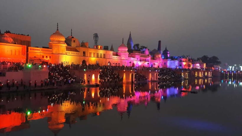 Lucknow: Private Ayodhya & Ram Mandir Temple Tour - Vegetarian lunch and local food stops