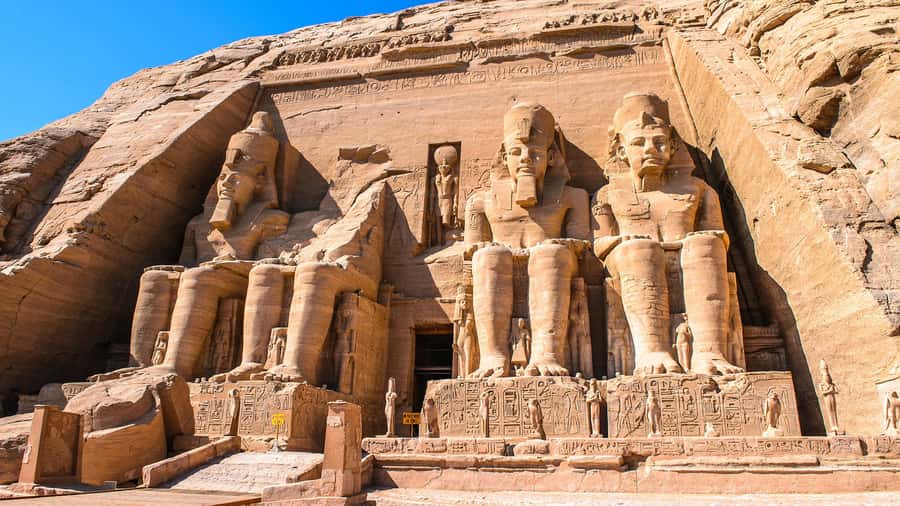 Luxor: Abu Simbel Temple Private Guided Day Trip with Lunch - Guide quality and the role of the operator