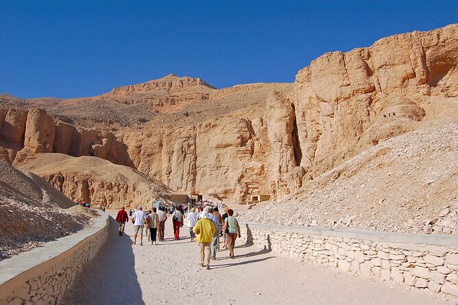 Luxor Day Tour: Valley of Kings & Queens & Hatchepsut Temples - Valley of the Queens: a quieter royal counterpart