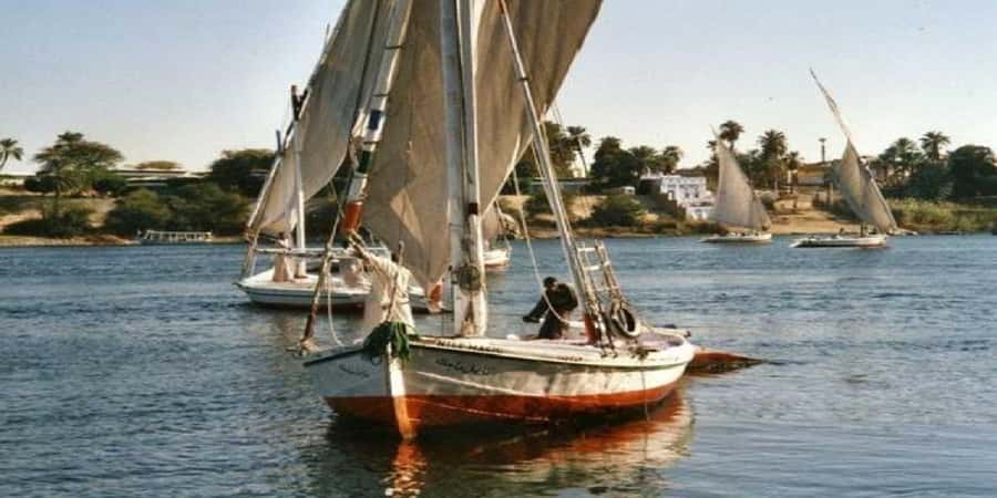Luxor: Tour to Edfu Temple & Lunch & Felucca & Entrance Fees - Why Edfu Temple is worth the long road from Luxor