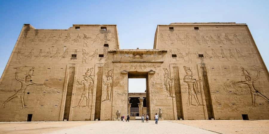 Luxor: Tour to Edfu Temple & Lunch & Felucca & Entrance Fees - What to expect from the Egyptian lunch