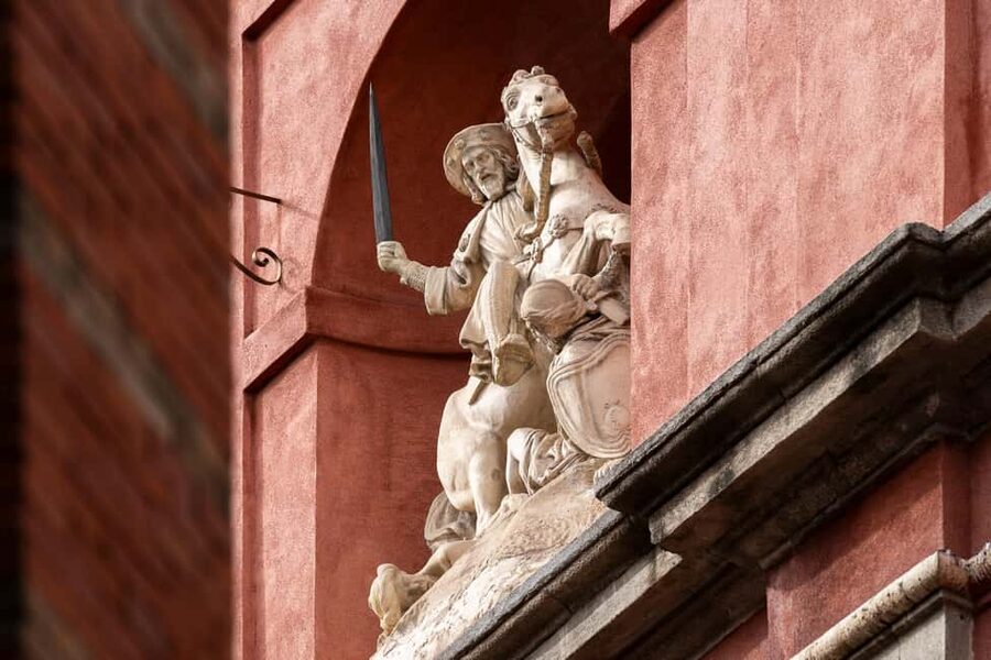 Madrid: Entrance to the Monastery of Las Comendadoras de Santiago - Key points to know before you go