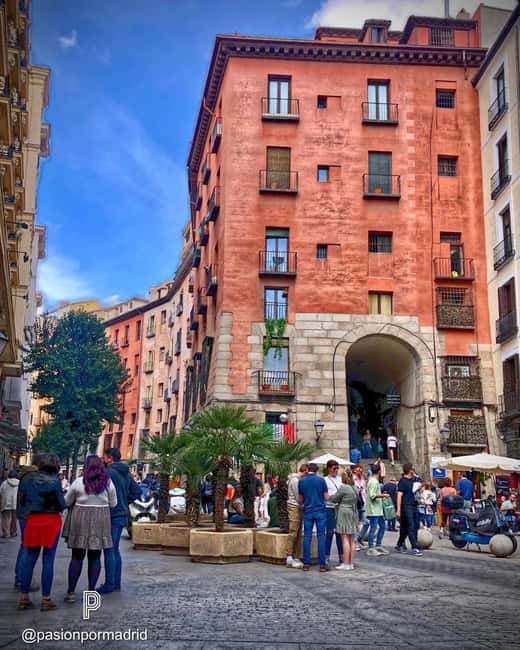 Madrid Must-see with Atardeder at the Debod Temple - Plaza de España and the route toward Monte Príncipe Pío