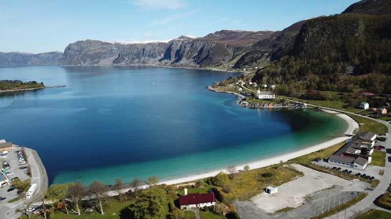 Måløy: Scenic boat tour with guided stop on Selja Monastery - Lighthouses that mark the route