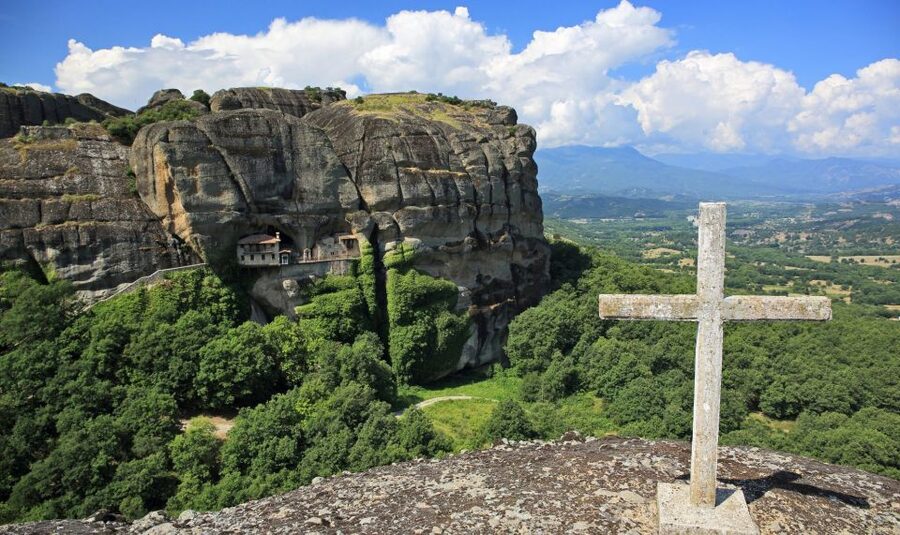 Meteora: Hiking Tour with Local Guide and Monastery Visit - What the €35 price really covers
