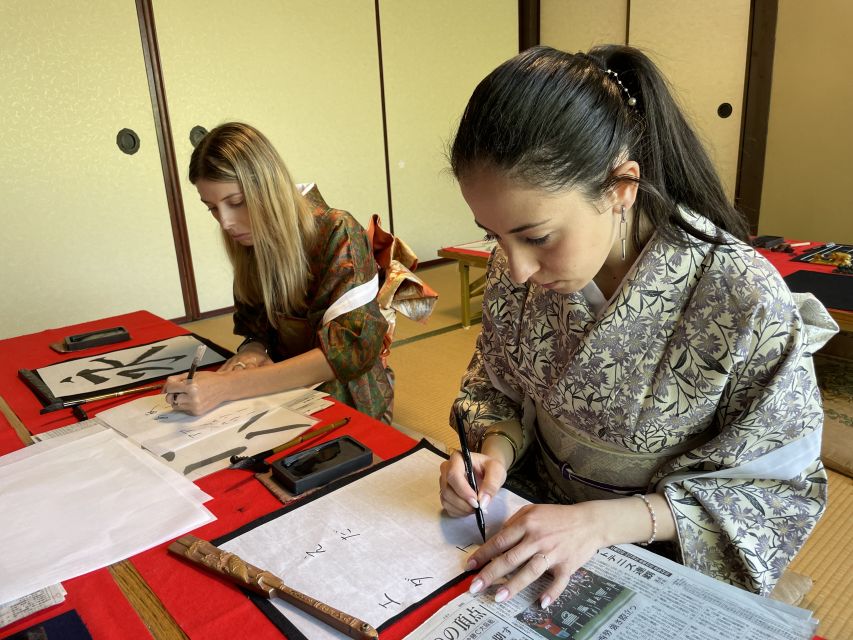 Miyajima: Cultural Experience in Zen Temple - Choosing your kimono and getting dressed