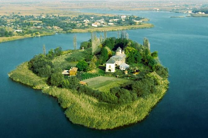 Mogosoaia Palace & Snagov Monastery: Private tour from Bucharest - What the $72.18 price really covers