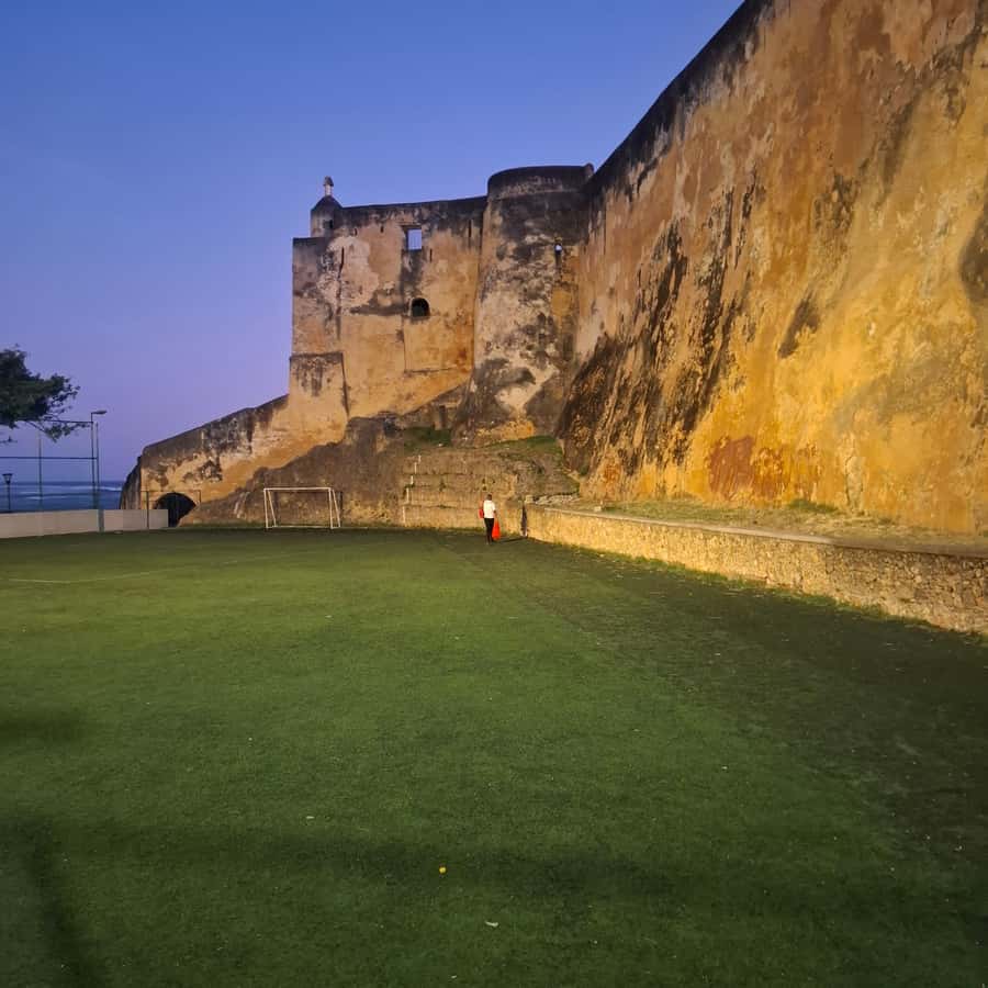 MOMBASA:FortJesus,OldTown,SpiceMarket, Shiva Temple DayTour. - Starting beside Fort Jesus