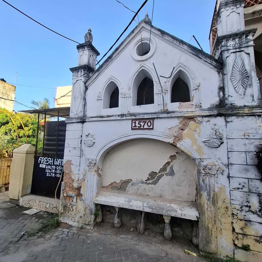MOMBASA:FortJesus,OldTown,SpiceMarket, Shiva Temple DayTour. - Walking through Mombasa’s Old Town